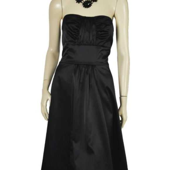 White House Black Market Dresses & Skirts - WHITE HOUSE BLACK MARKET STRAPLESS SATIN DRESS